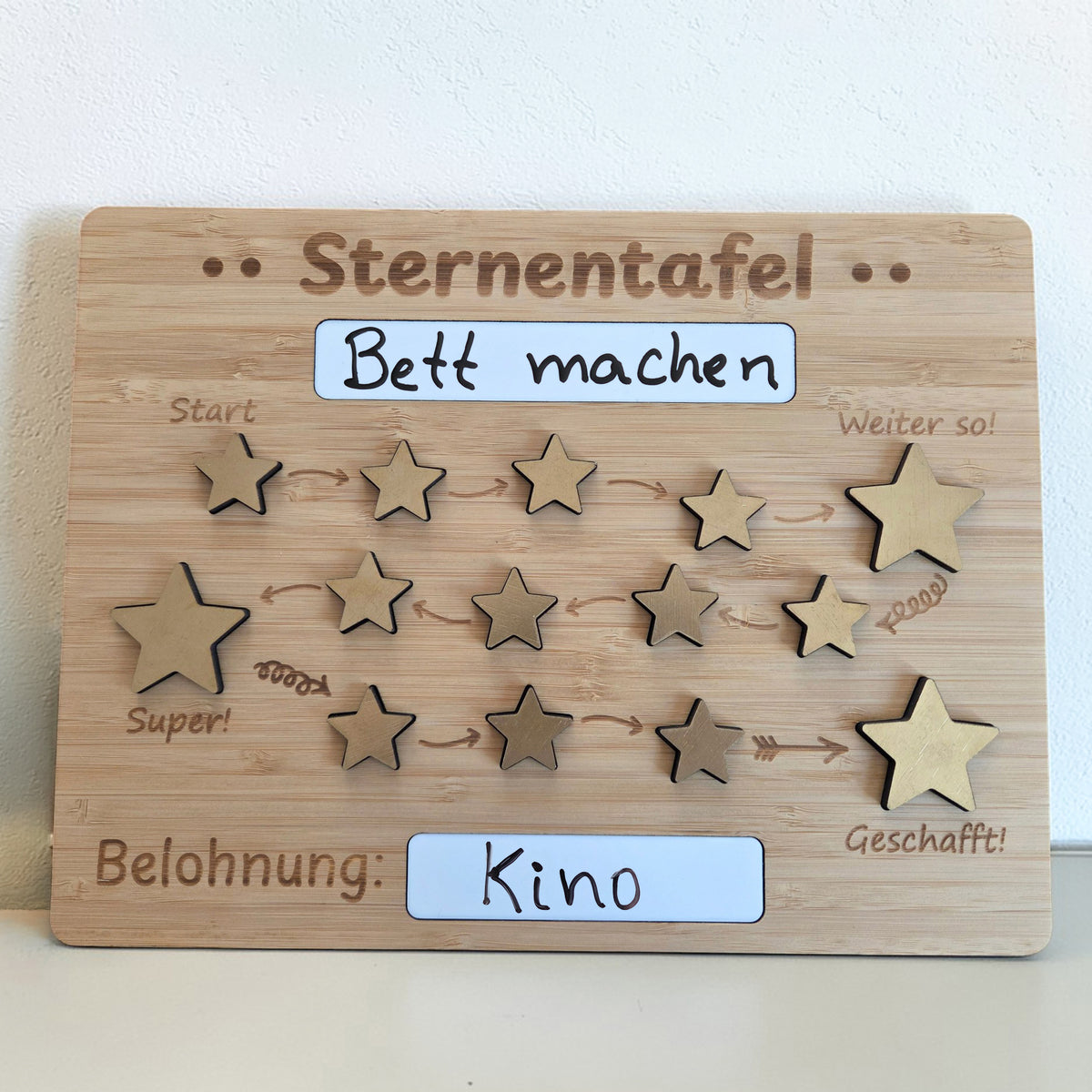 Belohnungstafel aus Holz für Kinder mit magnetischen Sternen