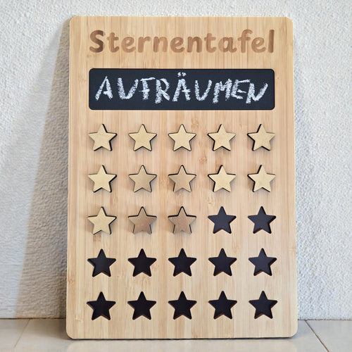 Sternentafel aus Holz für Kinder mit Kreidefeld und magnetischen Sternen