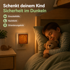 Schlafendes Kind mit Einhorn-Nachtlicht aus Holz als sanfte Orientierung im Dunkeln