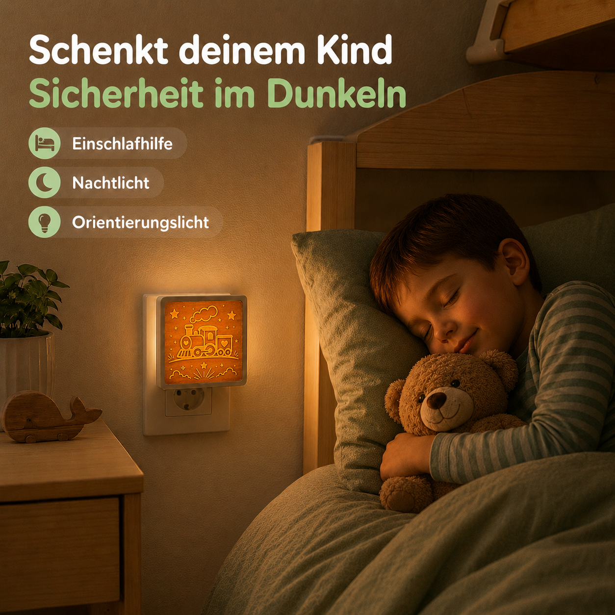 Schlafendes Kind mit Eisenbahn-Nachtlicht aus Holz als sanfte Orientierung im Dunkeln