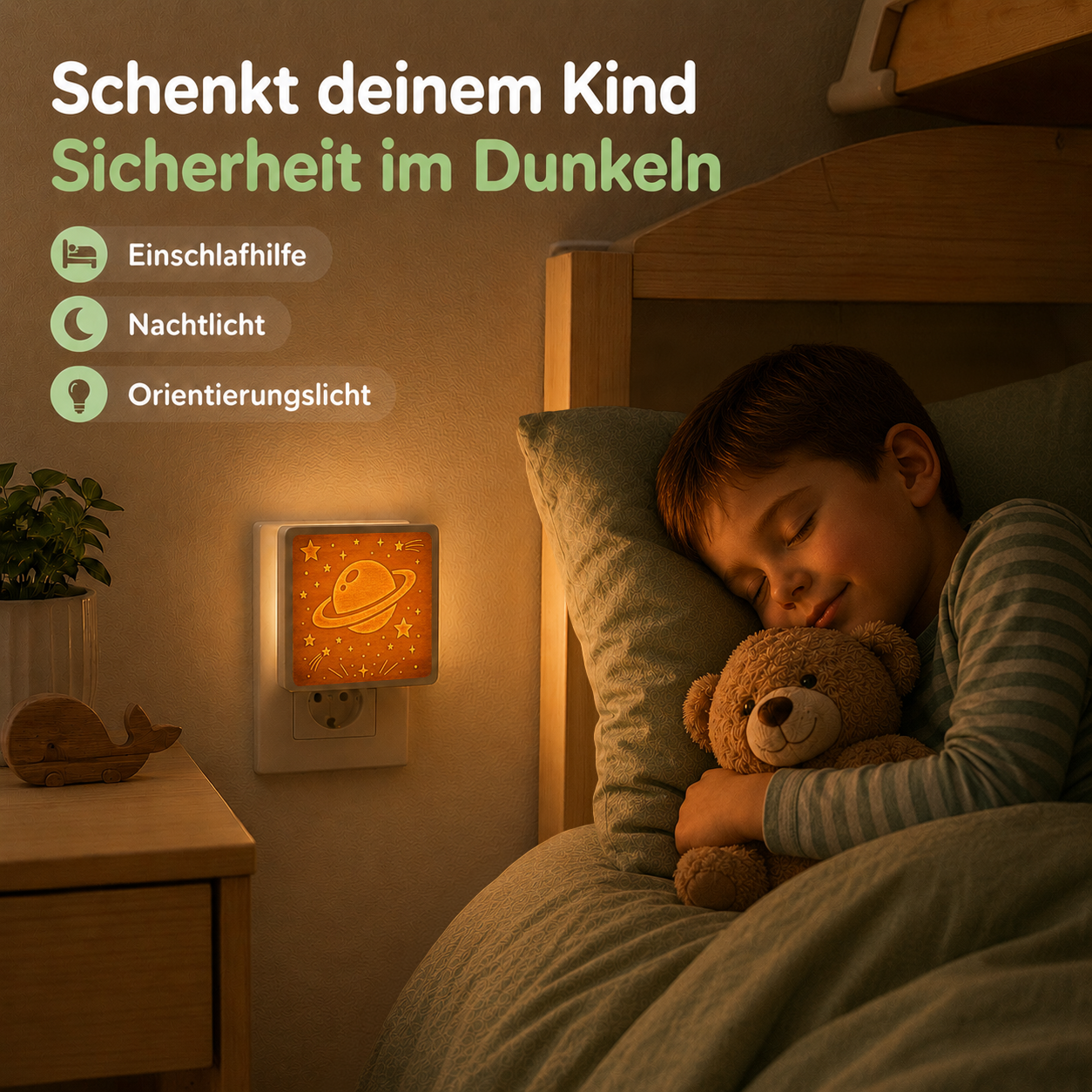 Schlafendes Kind mit Weltall-Nachtlicht aus Holz als sanfte Orientierung im Dunkeln