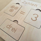 Holz-Lernbrett für Zahlen mit Mengendarstellung, Ziffern und Zahlwörter zum spielerischen Zuordnen - Detailansicht