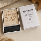 Affirmationskarten aus Holz für Kinder in hochwertiger Geschenkbox mit Holzständer