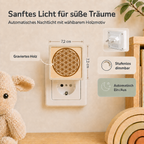 Steckdosen-Nachtlicht mit gravierter Holzfront und Blume-des-Lebens-Motiv, warmem Licht und Dämmerungssensor.