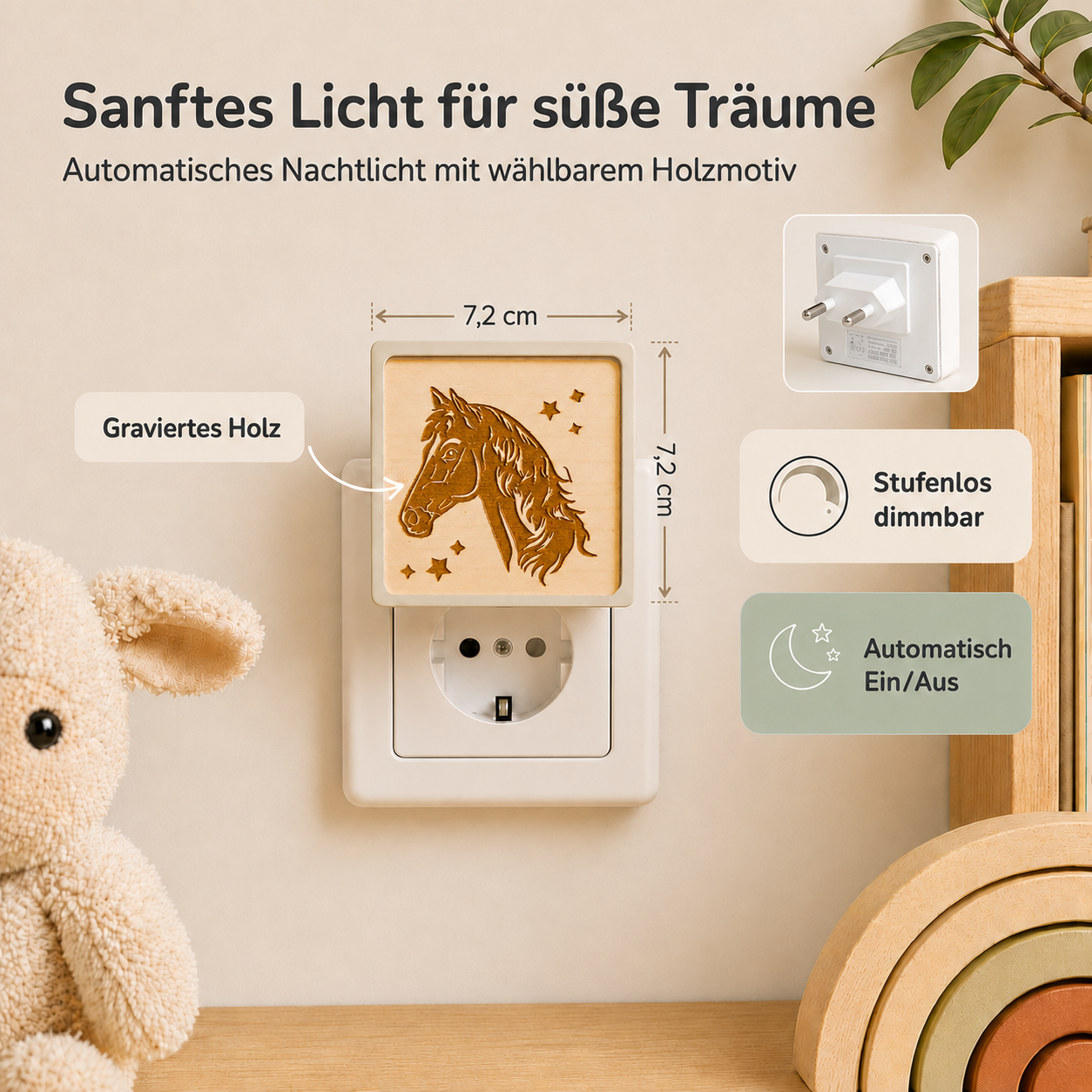 Steckdosen-Nachtlicht mit gravierter Holzfront und Pferdemotiv, warmem Licht und Dämmerungssensor.