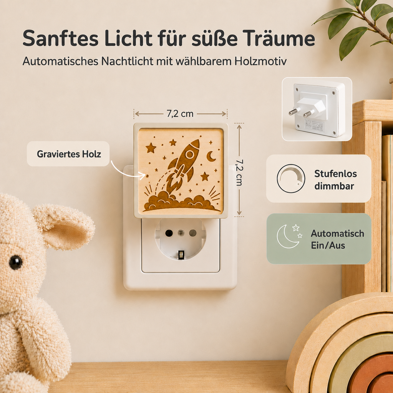 Steckdosen-Nachtlicht mit gravierter Holzfront und Raketenmotiv, warmem Licht und Dämmerungssensor.