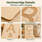 Detailübersicht der sensorischen Buchstabenkarten aus Birkenholz mit gravierten Buchstaben, Pfeilführung, Holzständer und Stoffbeutel
