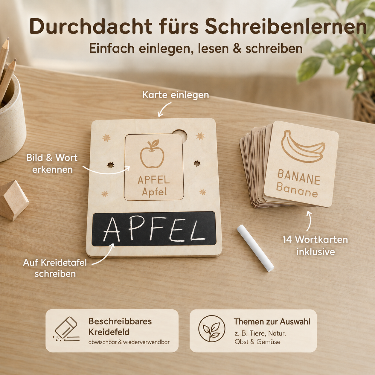 Lernbrett mit eingelegter Wortkarte, beschreibbarem Kreidefeld und Stapel gravierter Wortkarten