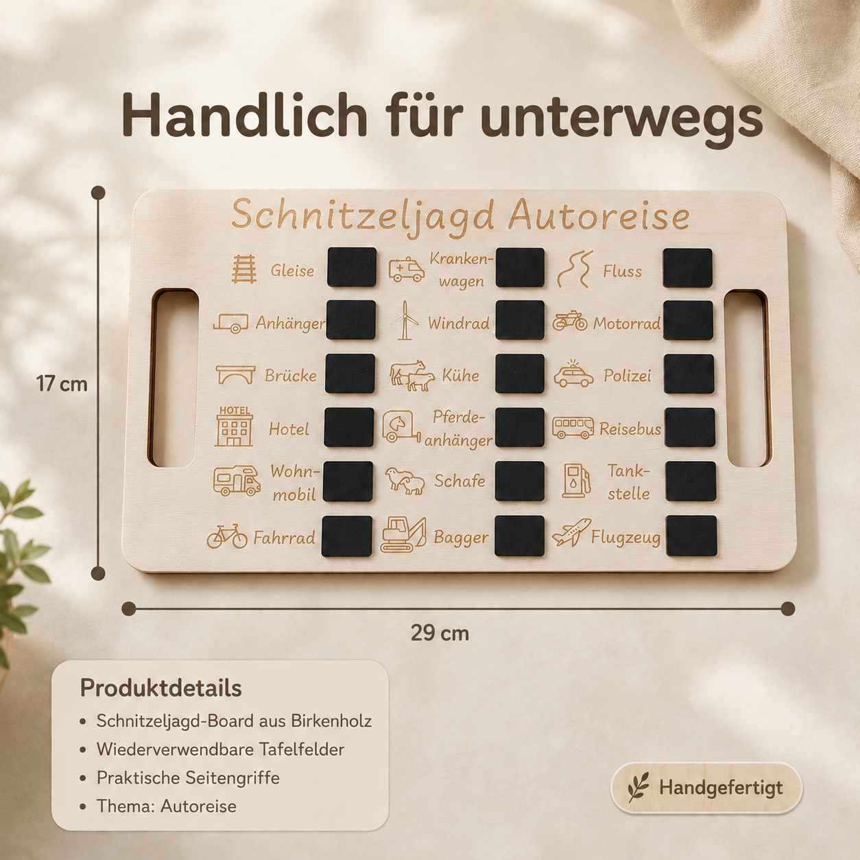 Handliches Schnitzeljagd Autoreise Board aus Birkenholz mit wiederverwendbaren Tafelfeldern, Seitengriffen und Autoreise-Motiven.